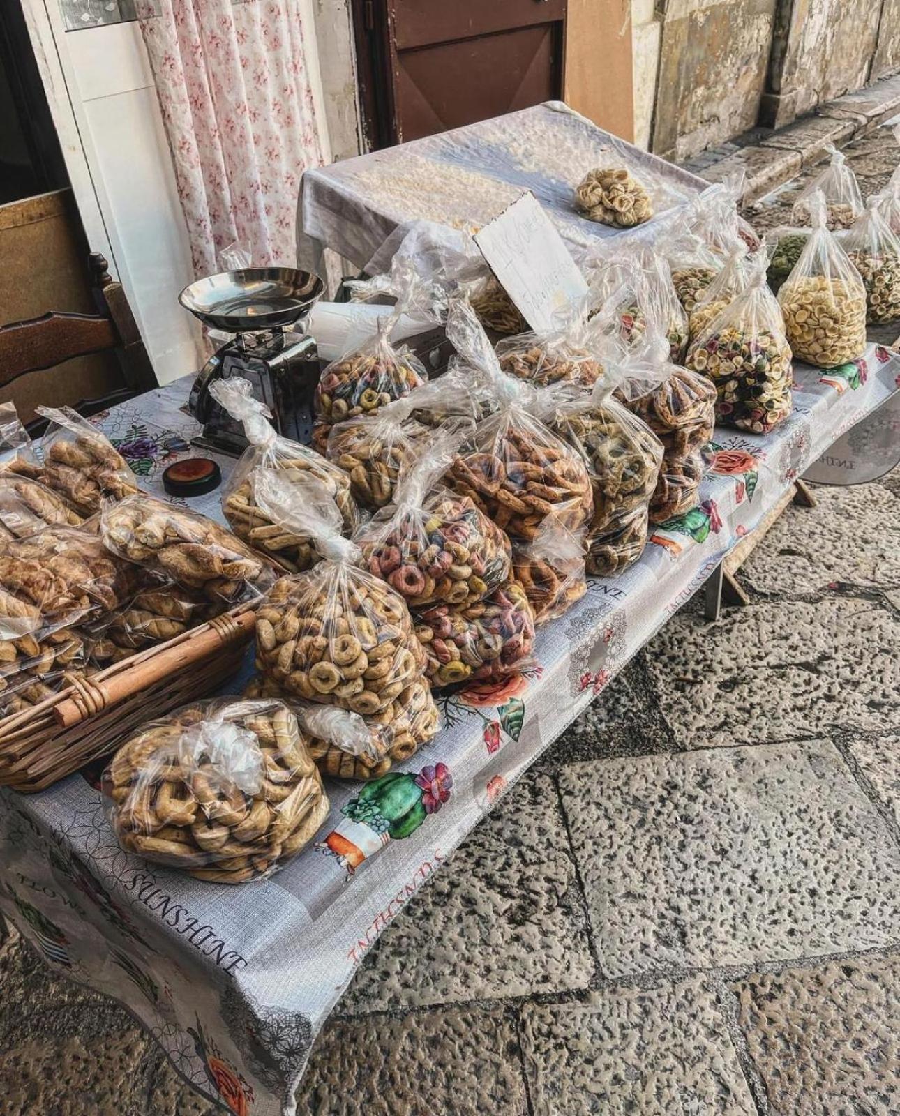 Cantovi Bari Buitenkant foto